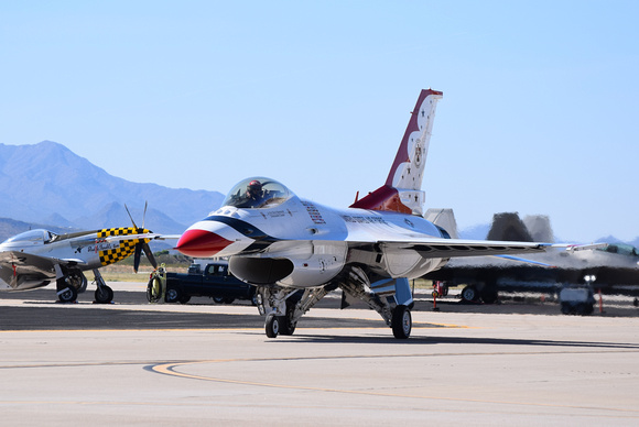 USAF Thunderbird F-16 Commander Leader