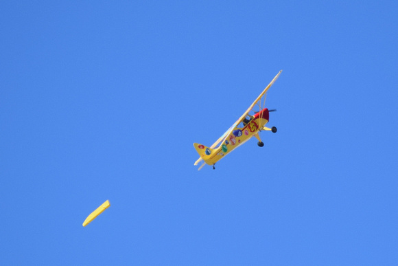 Jelly Belly Stunt Plane "losing" wing