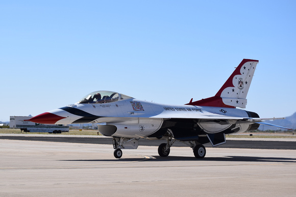 USAF Thunderbird F-16 - Right Wing